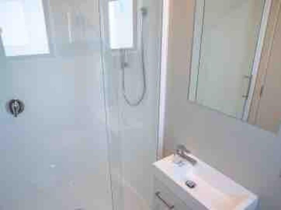Great Views From New 2 Bedroom Apartment เทอาเนา ภายนอก รูปภาพ